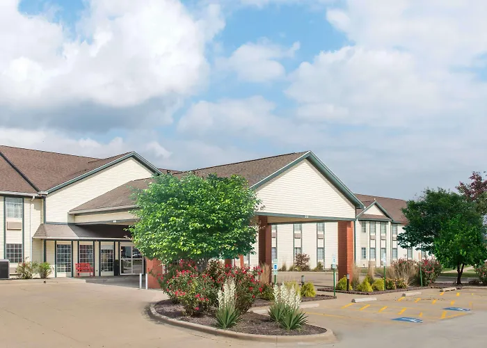 Ramada By Wyndham Springfield North