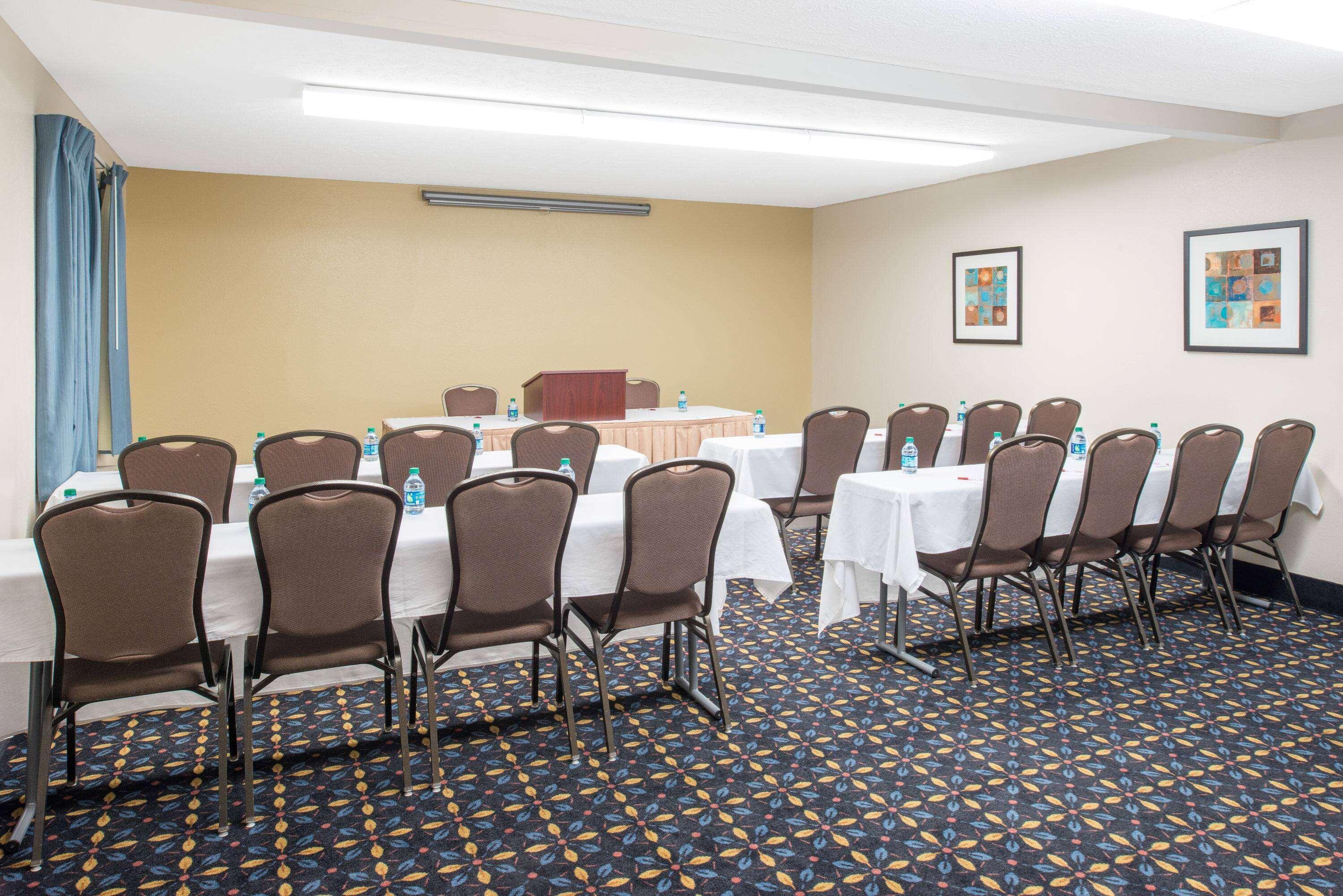Hotel Ramada By Wyndham North Springfield