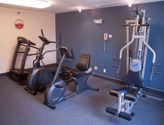 Ramada By Wyndham North Springfield