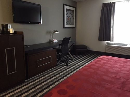 Ramada By Wyndham North Springfield